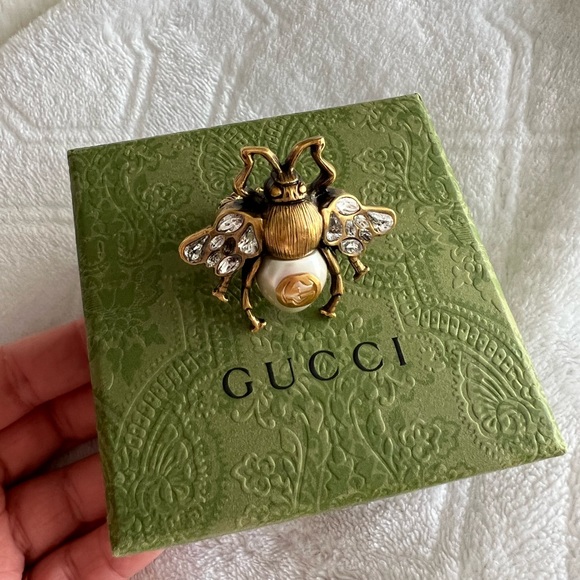 Gucci Bee Ring with Crystals Pearl with Box - Picture 2 of 7